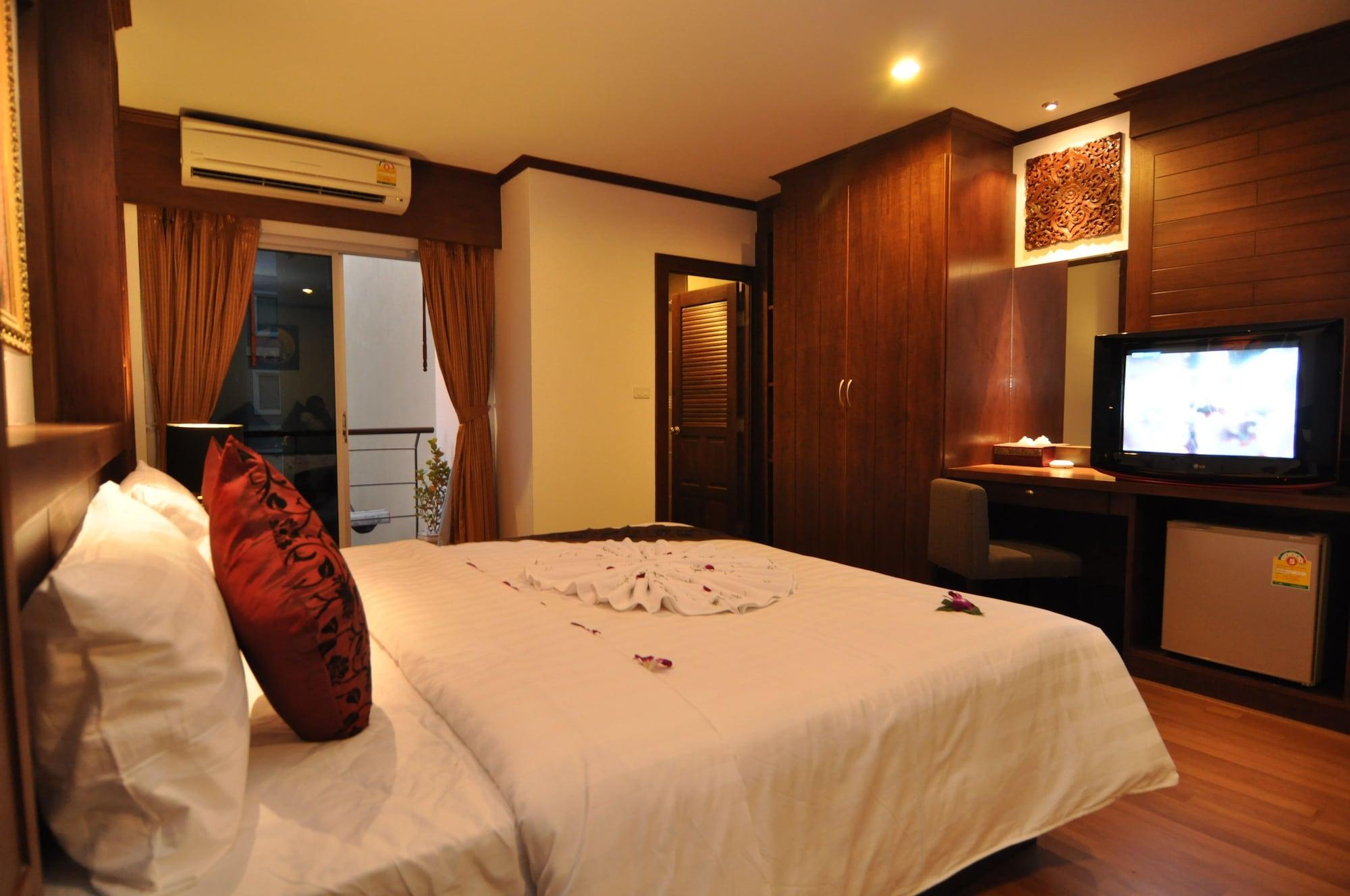 Hemingway'S Hotel Patong Eksteriør billede