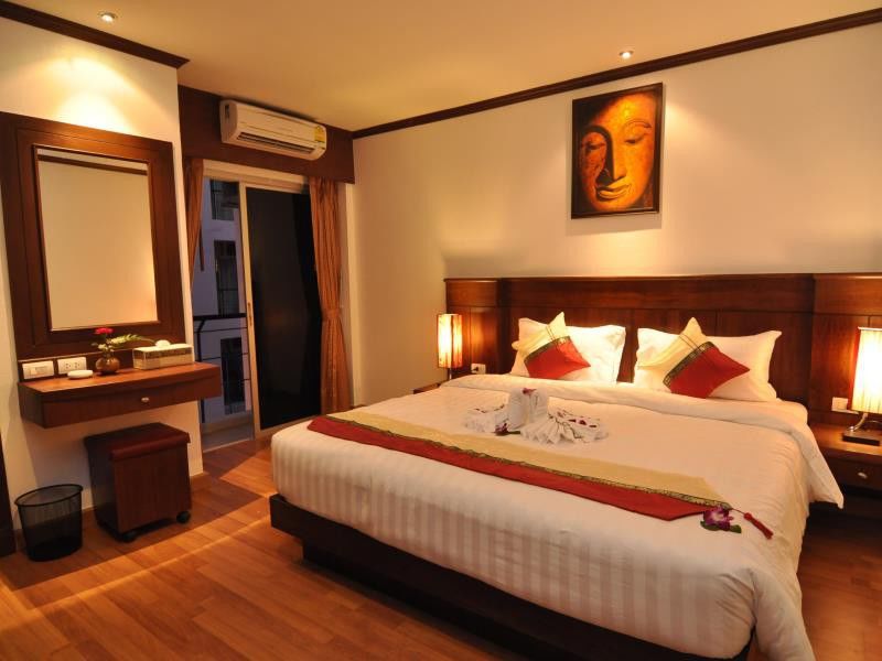 Hemingway'S Hotel Patong Eksteriør billede