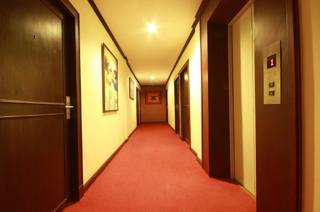 Hemingway'S Hotel Patong Eksteriør billede